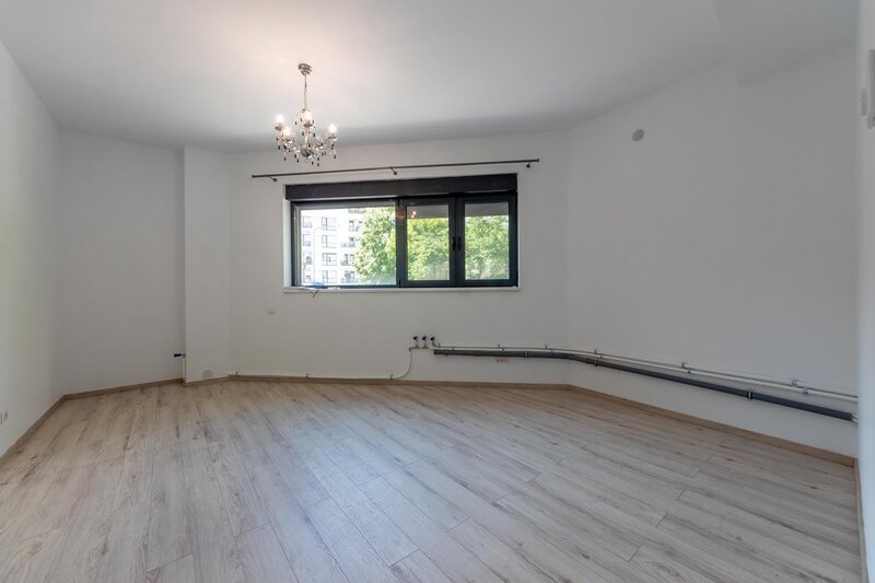 Banu Manta, parter 5 camere, 156 mp nou,
